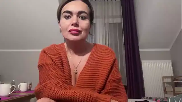 Snapshot of DESIREjenny chatting on October 21, 8:29 am DESIREjenny online show from October 21, 8:29 am