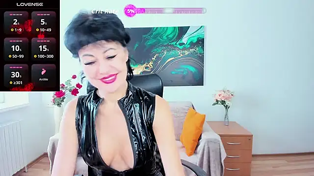 Silvia Wallec online show from October 26, 6:42 am