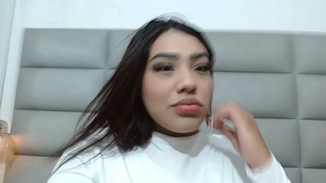 Snapshot of emily_brontee_ chatting on September 23, 12:36 pm emily brontee online show from September 23, 12:36 pm