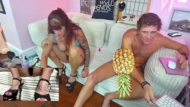 sexyandjagundo online show from May 25, 11:59 pm