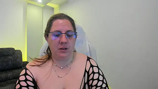 Snapshot of katie_joness_ chatting on September 11, 1:11 pm katie joness online show from September 11, 1:11 pm