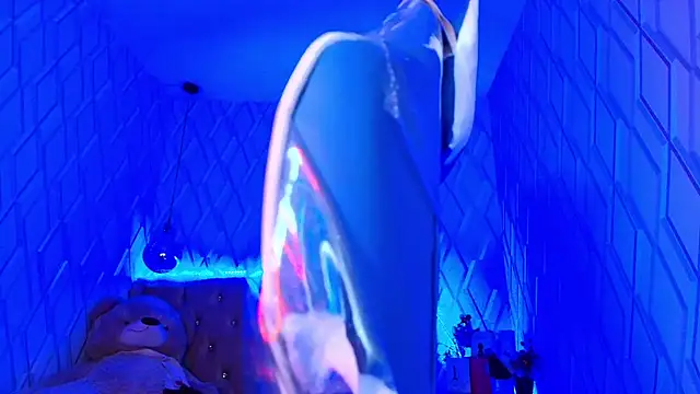 NicolleTaylor online show from November 28, 4:04 am