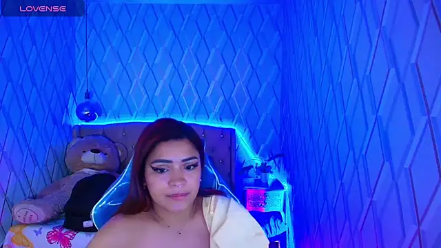 NicolleTaylor online show from November 4, 3:33 am