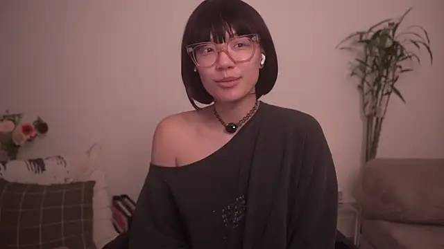 Snapshot of meganmei666 chatting on October 1, 2:16 am meganmei666 online show from October 1, 2:16 am