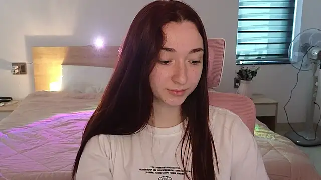 YasmineWest online show from April 27, 8:00 am