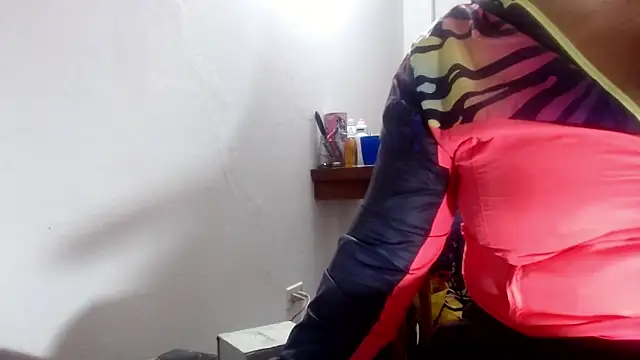 CamelliaLong online show from April 14, 8:20 pm