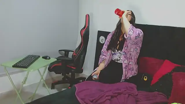 Noamartin  online show from April 13, 2:35 am