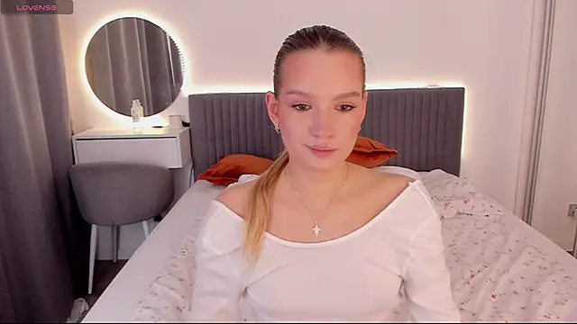 CassieRayss online show from October 6, 3:29 pm