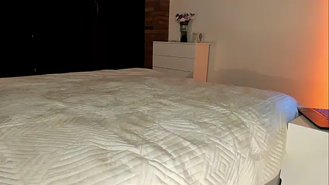 Rachel Rey online show from February 23, 6:51 pm