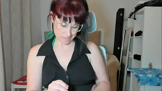 emmita69  online show from February 8, 1:20 am