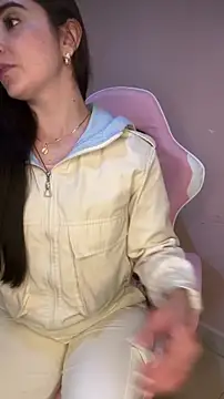 Vicky-Andrade online show from November 4, 1:10 am