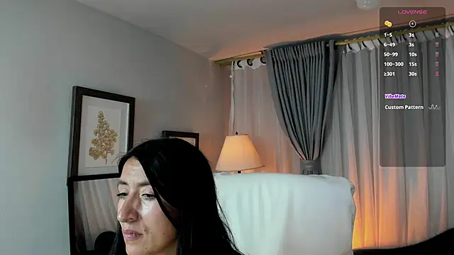 Snapshot of kira_moon__ chatting on October 19, 8:22 pm kira moon online show from October 19, 8:22 pm