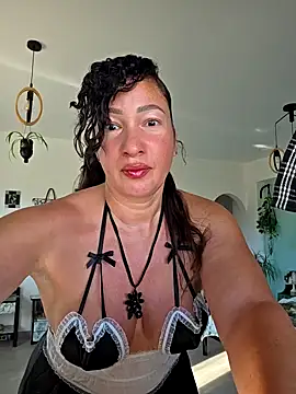 Snapshot of TheGoddessBianca chatting on September 17, 6:11 am TheGoddessBianca online show from September 17, 6:11 am
