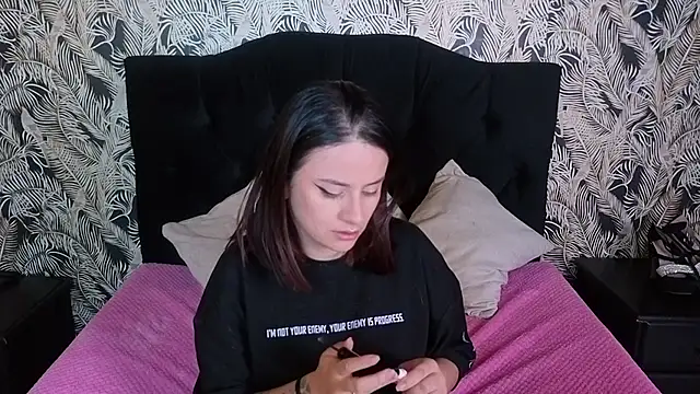 kassandra james online show from March 2, 1:07 pm