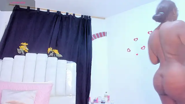 RoxannaBlanche online show from February 19, 11:21 am