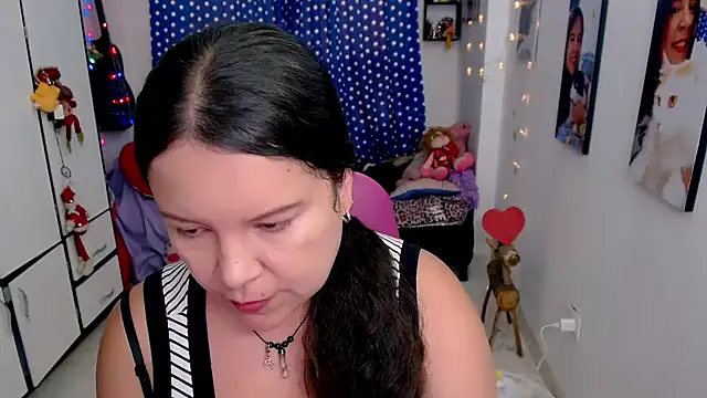 claryssa  online show from February 13, 9:38 pm