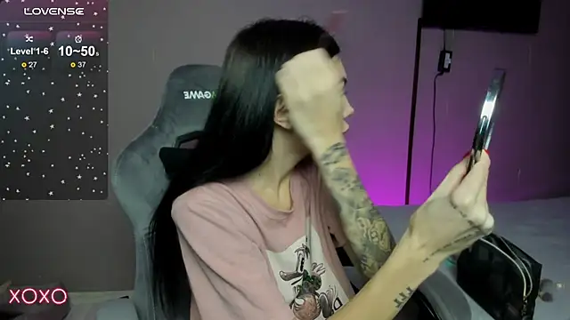 Mariella Adamss online show from November 18, 12:50 pm