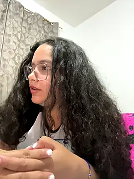 Snapshot of CurlyGirl_1 chatting on October 5, 12:15 am CurlyGirl 1 online show from October 5, 12:15 am