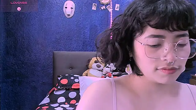 NinaYellow online show from November 11, 2:36 pm