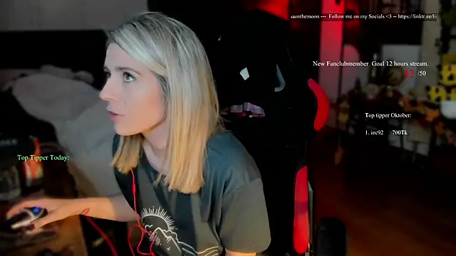 Lisaonthemoon online show from October 2, 8:47 pm