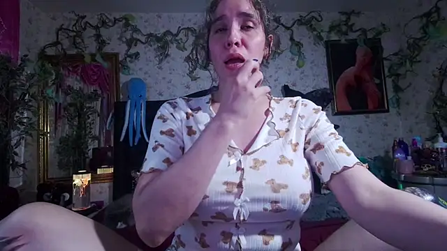 Elizabeth77  online show from October 11, 9:06 pm