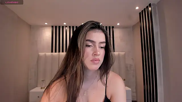 PaulinaSantos  online show from January 14, 8:58 pm