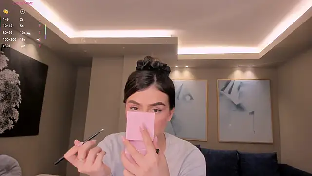 PaulinaSantos  online show from February 3, 8:12 pm