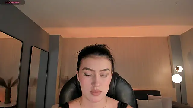 PaulinaSantos  online show from October 17, 8:01 pm