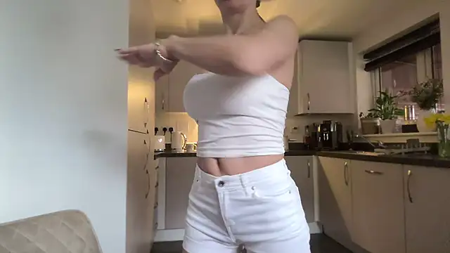 SweetMonicaUK online show from February 11, 10:06 am