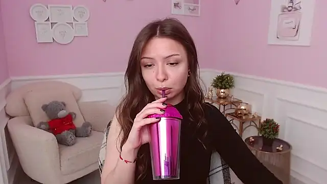 LucySkilar online show from May 31, 3:56 am