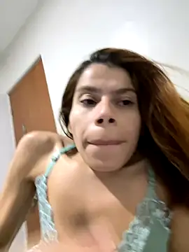 Snapshot of KyKa02 chatting on October 7, 1:10 am KyKa02 online show from October 7, 1:10 am