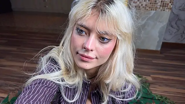 Snapshot of Eerectioneering chatting on October 26, 2:01 pm Eerectioneering online show from October 26, 2:01 pm