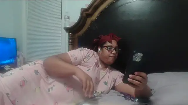 ebonyred online show from October 16, 2:25 am