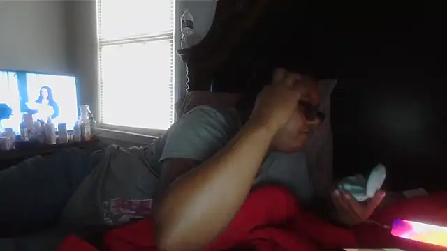 ebonyred online show from April 5, 8:52 pm