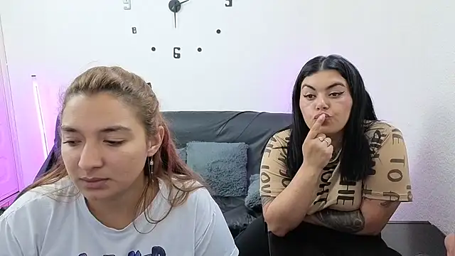  sweetcarla online show from April 21, 10:50 pm