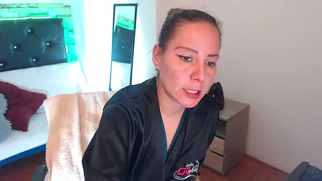 Snapshot of camila_delarosa chatting on September 10, 7:03 pm camila delarosa online show from September 10, 7:03 pm