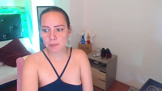 Snapshot of camila_delarosa chatting on September 16, 7:11 pm camila delarosa online show from September 16, 7:11 pm