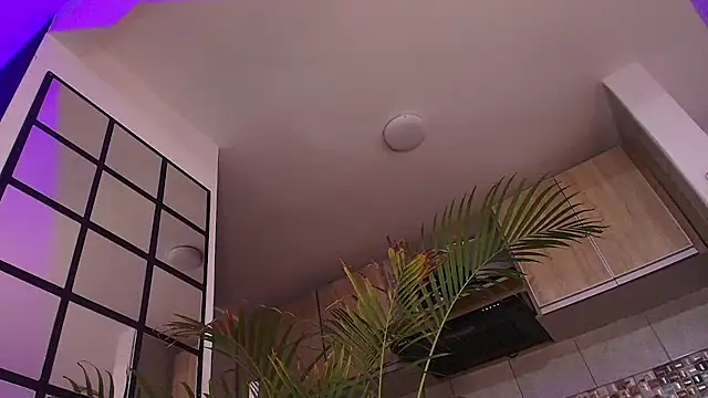 Dalila Thoms online show from September 30, 10:32 am