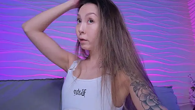 im casey online show from April 12, 8:17 am