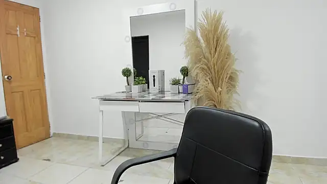 AURORA FRANKLIN online show from September 15, 2:47 pm