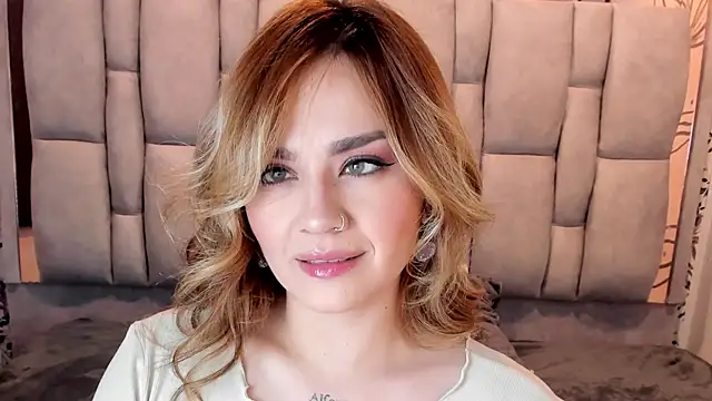 KataHot  online show from October 30, 8:43 pm