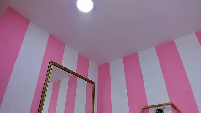 ISABELLA 020 online show from February 12, 12:51 pm