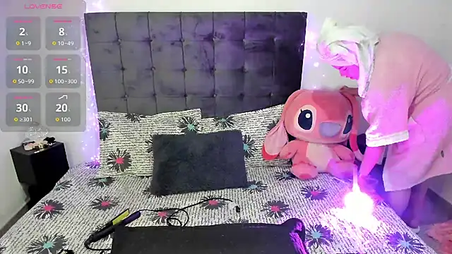 Kylie2211 online show from October 29, 1:54 am