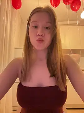 Eva Weyne online show from March 28, 9:14 pm