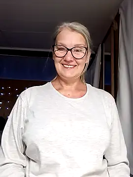 Snapshot of irinamaux chatting on September 11, 6:14 am irinamaux online show from September 11, 6:14 am