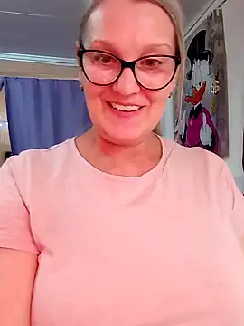 irinamaux online show from December 21, 4:55 pm