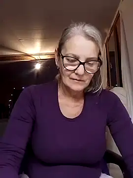 irinamaux online show from October 28, 11:20 pm