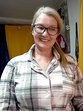 irinamaux online show from March 27, 4:25 am