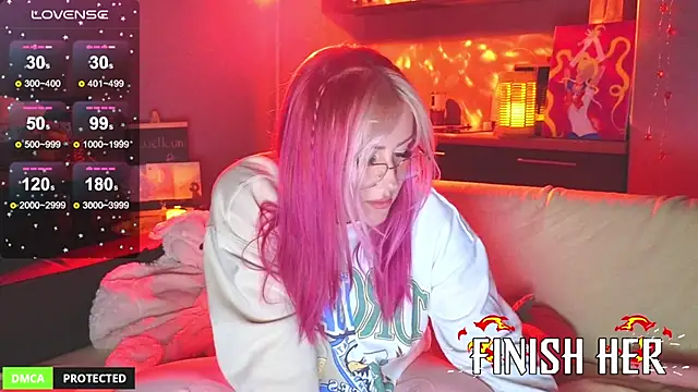 Snapshot of princess_sofiee chatting on October 18, 1:19 am princess sofiee online show from October 18, 1:19 am