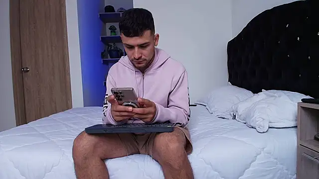 Aron-santoro online show from February 9, 5:15 pm